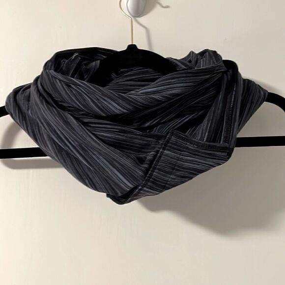 Convertible soft fabric long or infinity loop snap scarf in shades of blue - Picture 3 of 9